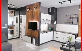Noce w Jelonce - Nowoczesny Apartament typu Studio w Centrum Jeleniej G - z garażem dla 1-4 osób